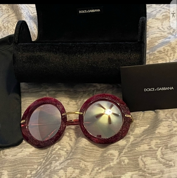 Designer DOLCE & GABBANA Sunglasses - Picture 1 of 5